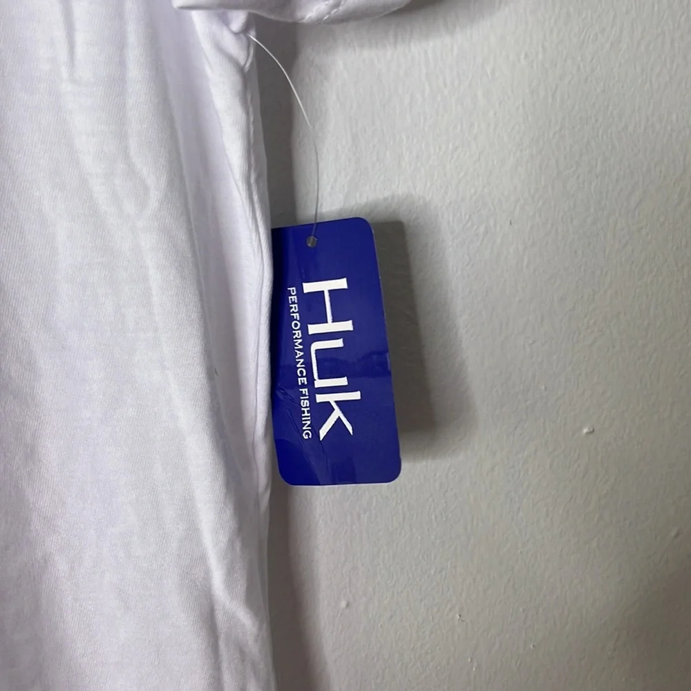 HUK Women’s Script V Neck Top in White, Size XL. - Picture 4 of 8